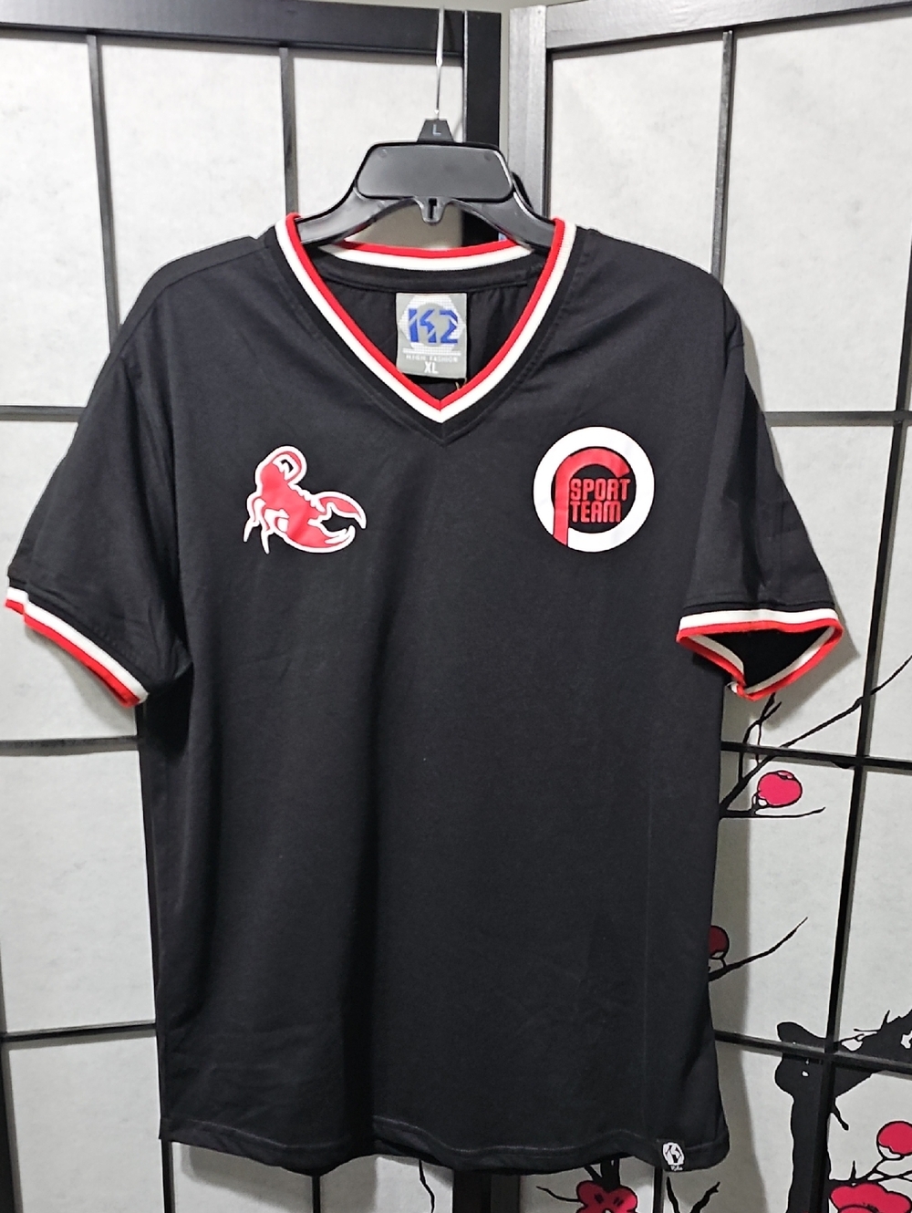 K2‎ High Fashion V Neck Graphic Tee Shirt Size XL New